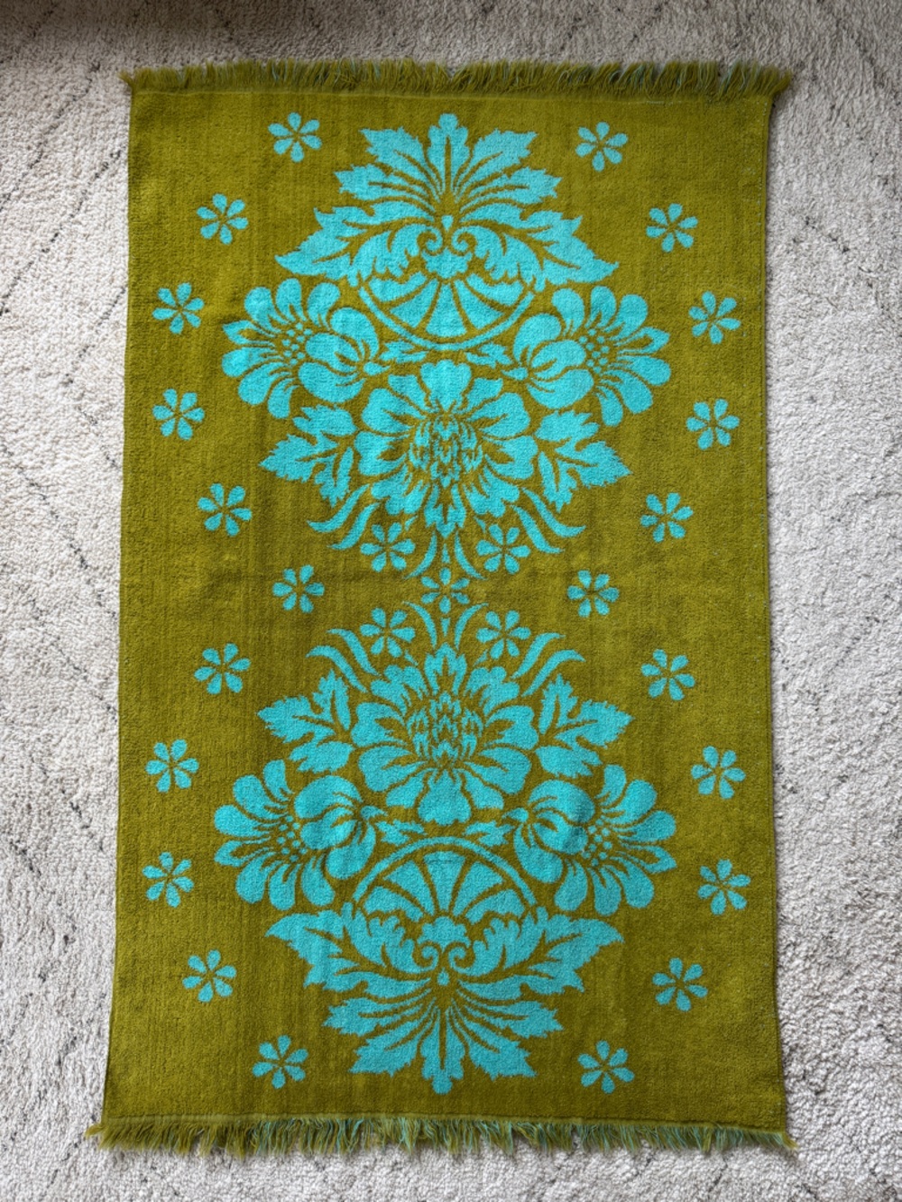 Vintage Retro Floral Bath Towel